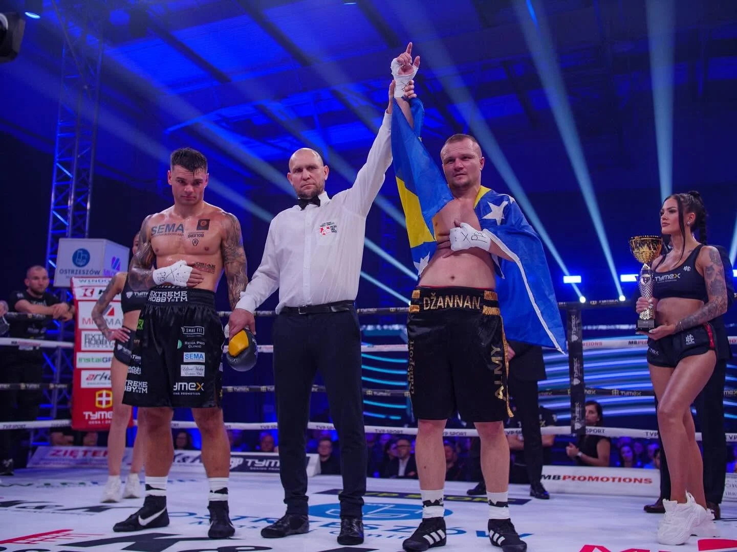 Ahmed Đananović nakon pobjede u profesionalnom boksu